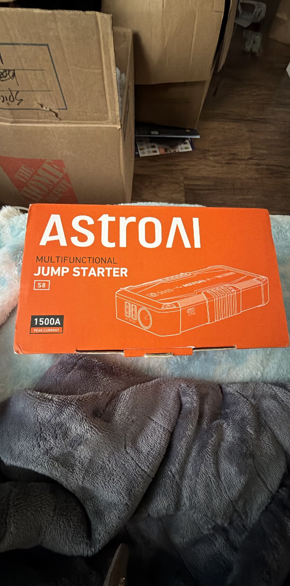 AstroAI S8 Multifunctional Jump Starter 1500A Peak Current Car Battery Booster